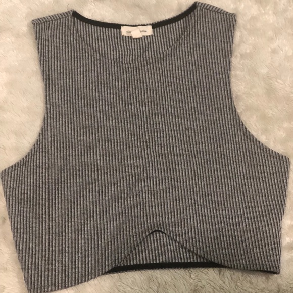 Urban Outfitters Tops - ✨Urban Outfitters Crop Top✨